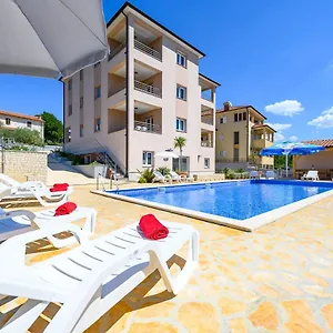 Stancija Amorozo 5 Apartment Poreč