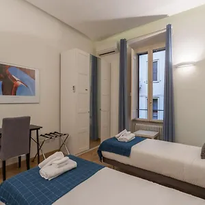 the-best-rent-elegant-flat-near-colosseum.it-romehotels.com/